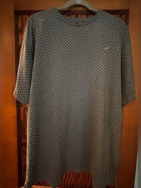 Publish men’s Short Sleeve Crewneck Shirt in Dark Gray with Subtle Dot Pattern
